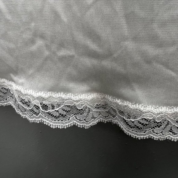 Vintage Warners Perfect Measure Half Slip size Small White Nylon Lace USA 55300 - Picture 3 of 6